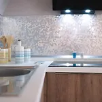 Nima Apartman *