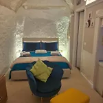 Nima Ostuni