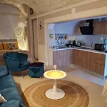 Nima Apartman *